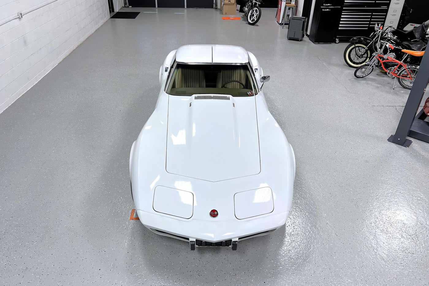 1976 Corvette in Classic White