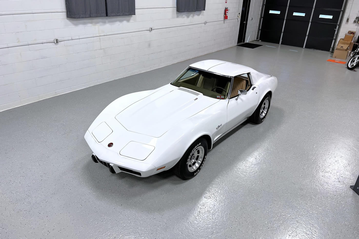 1976 Corvette in Classic White