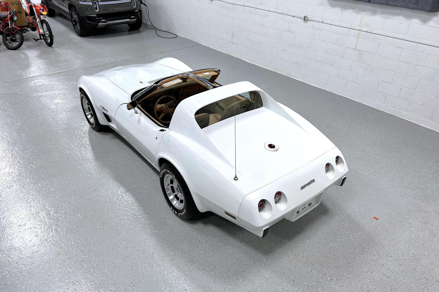 1976 Corvette in Classic White