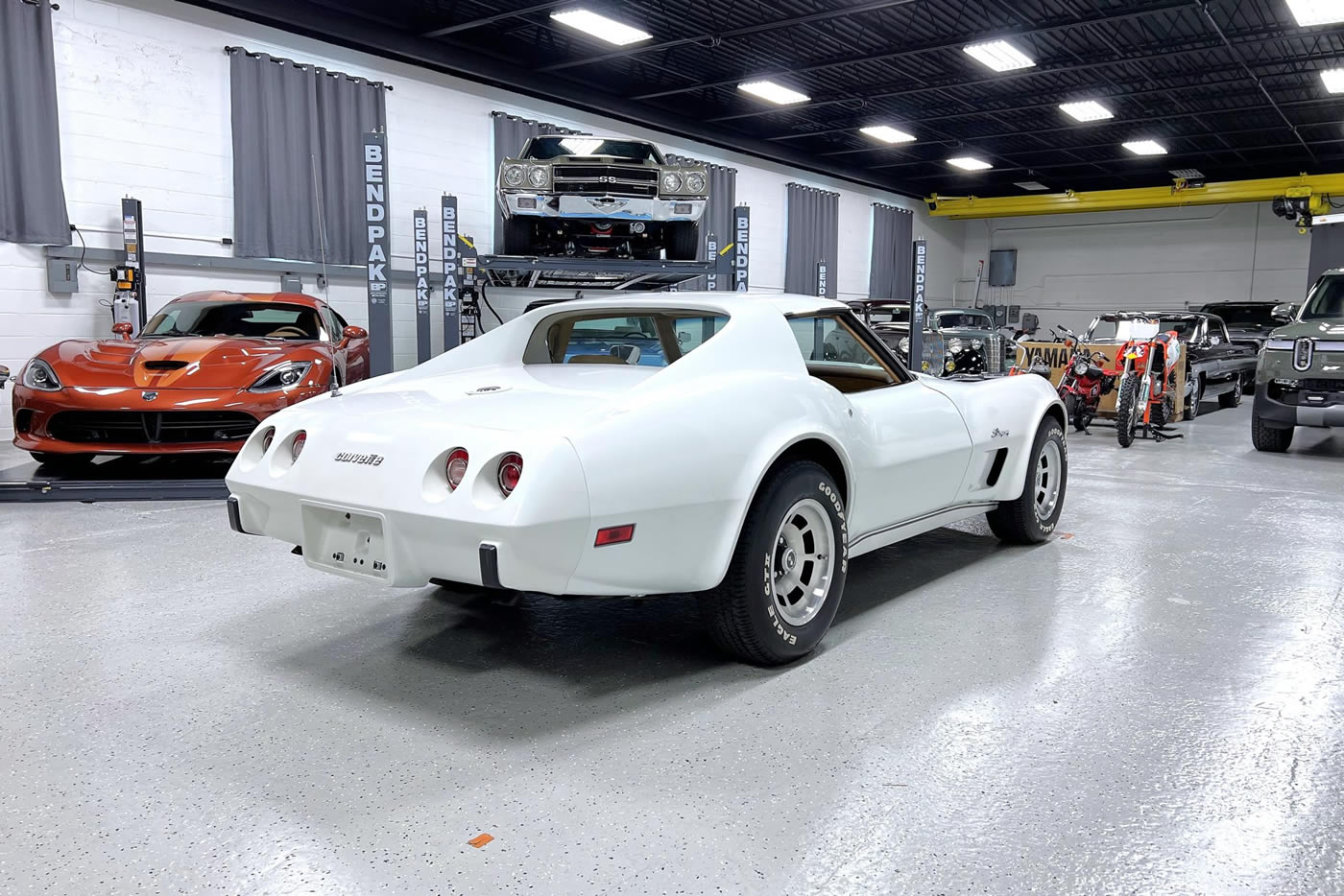 1976 Corvette in Classic White