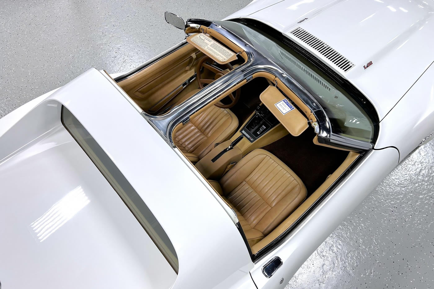 1976 Corvette in Classic White