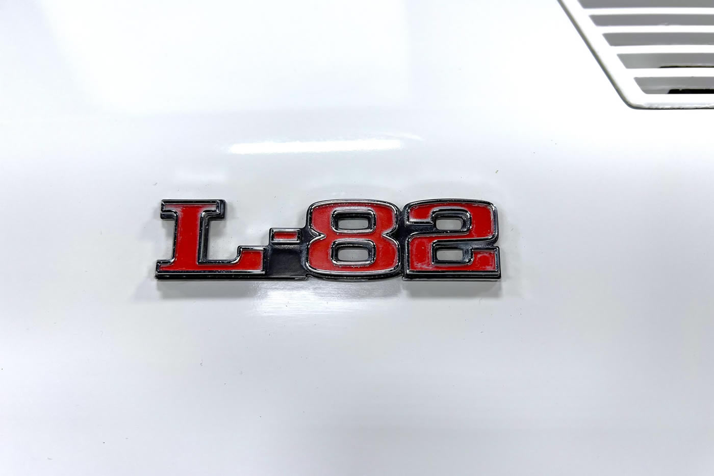 1976 Corvette in Classic White