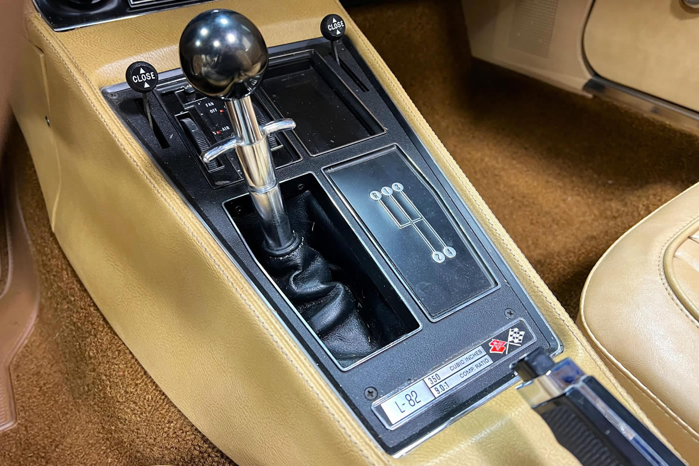 1976 Corvette in Classic White