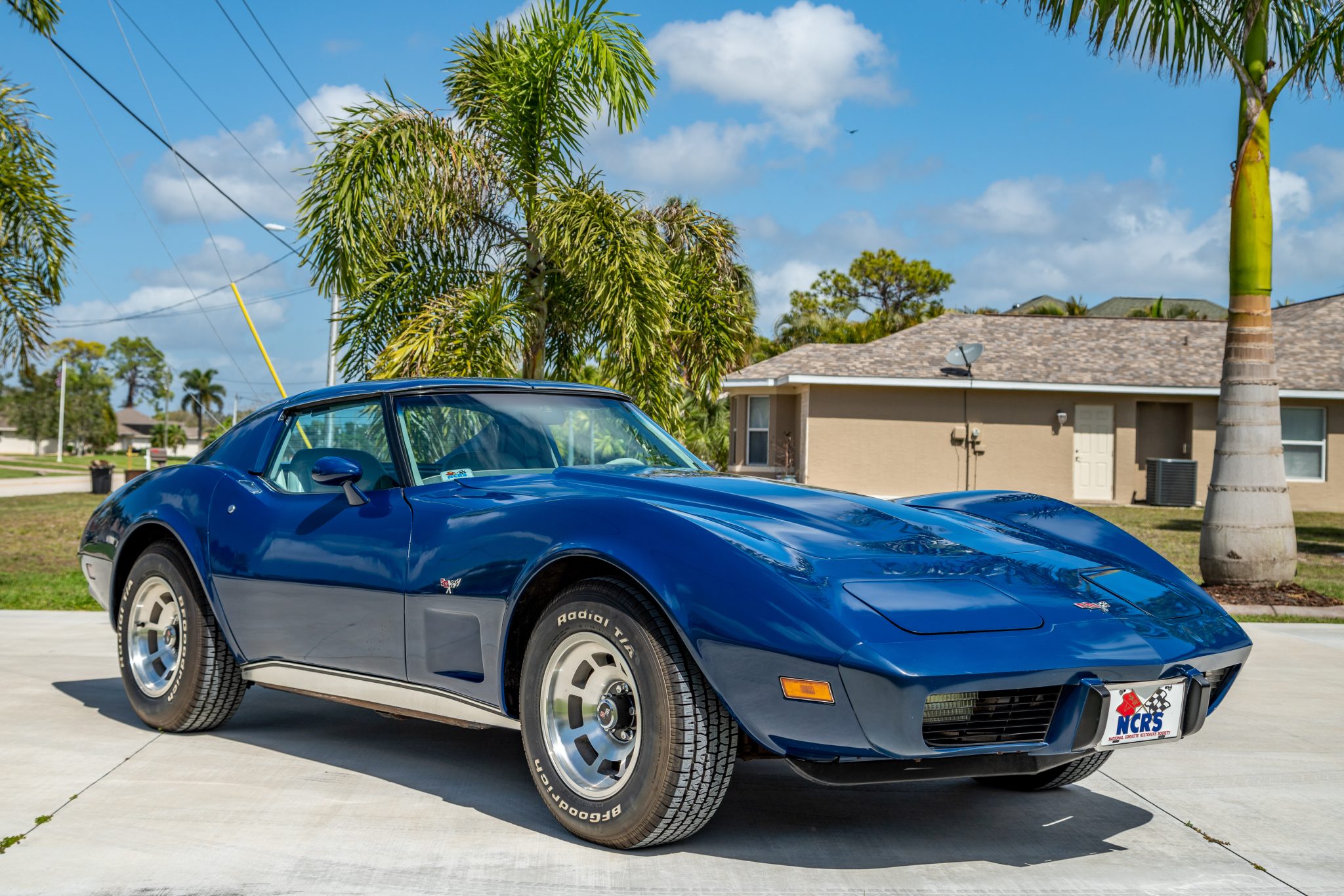 1977 Corvette in Corvette Dark Blue