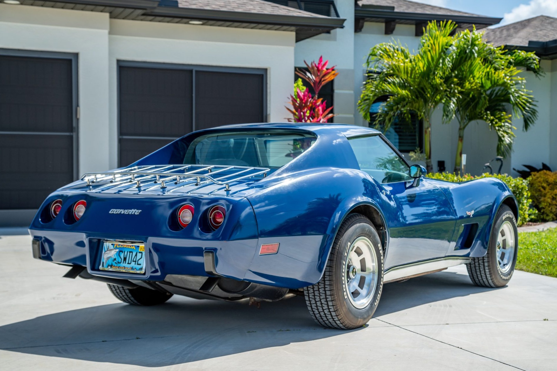 1977 Corvette in Corvette Dark Blue