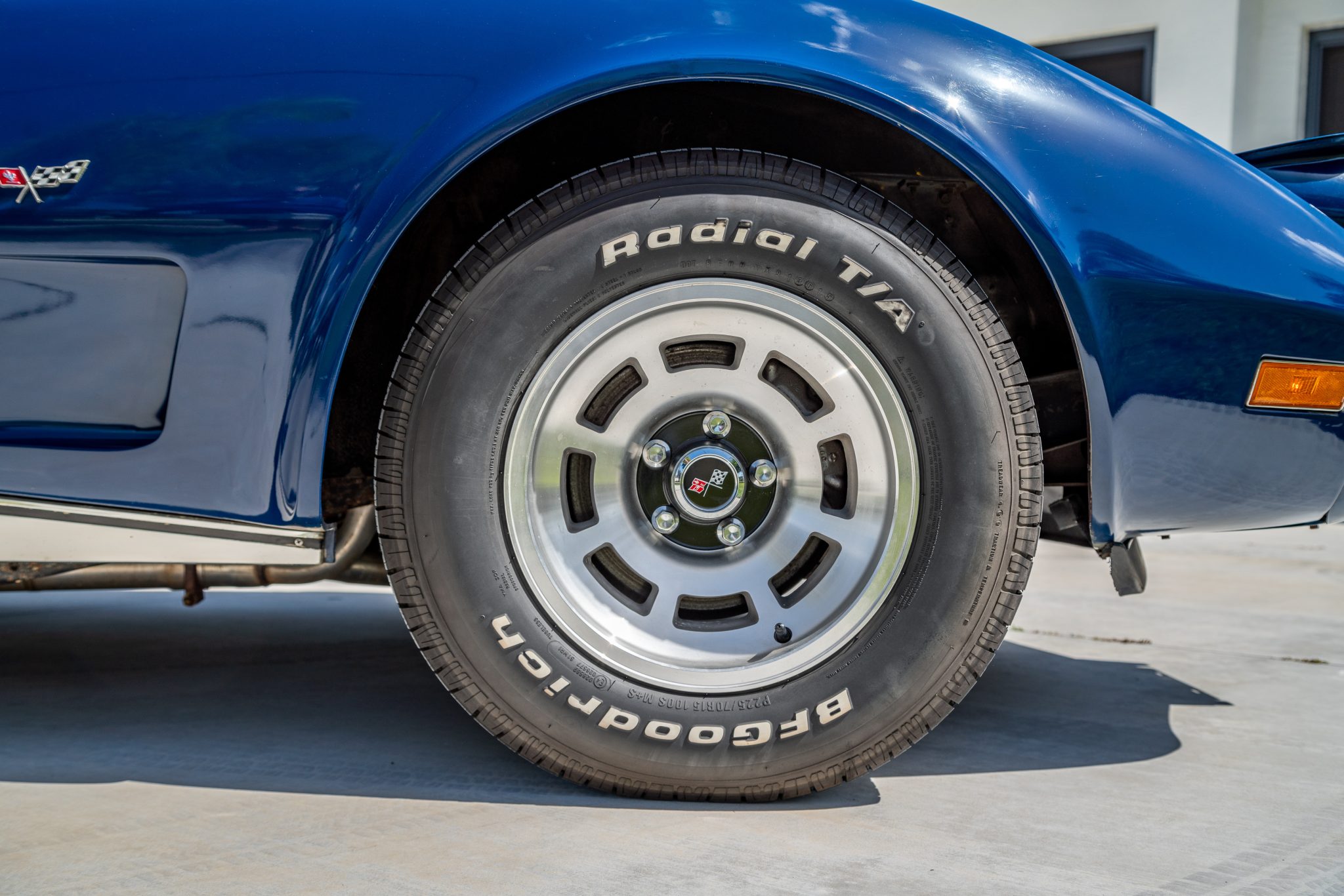 1977 Corvette in Corvette Dark Blue