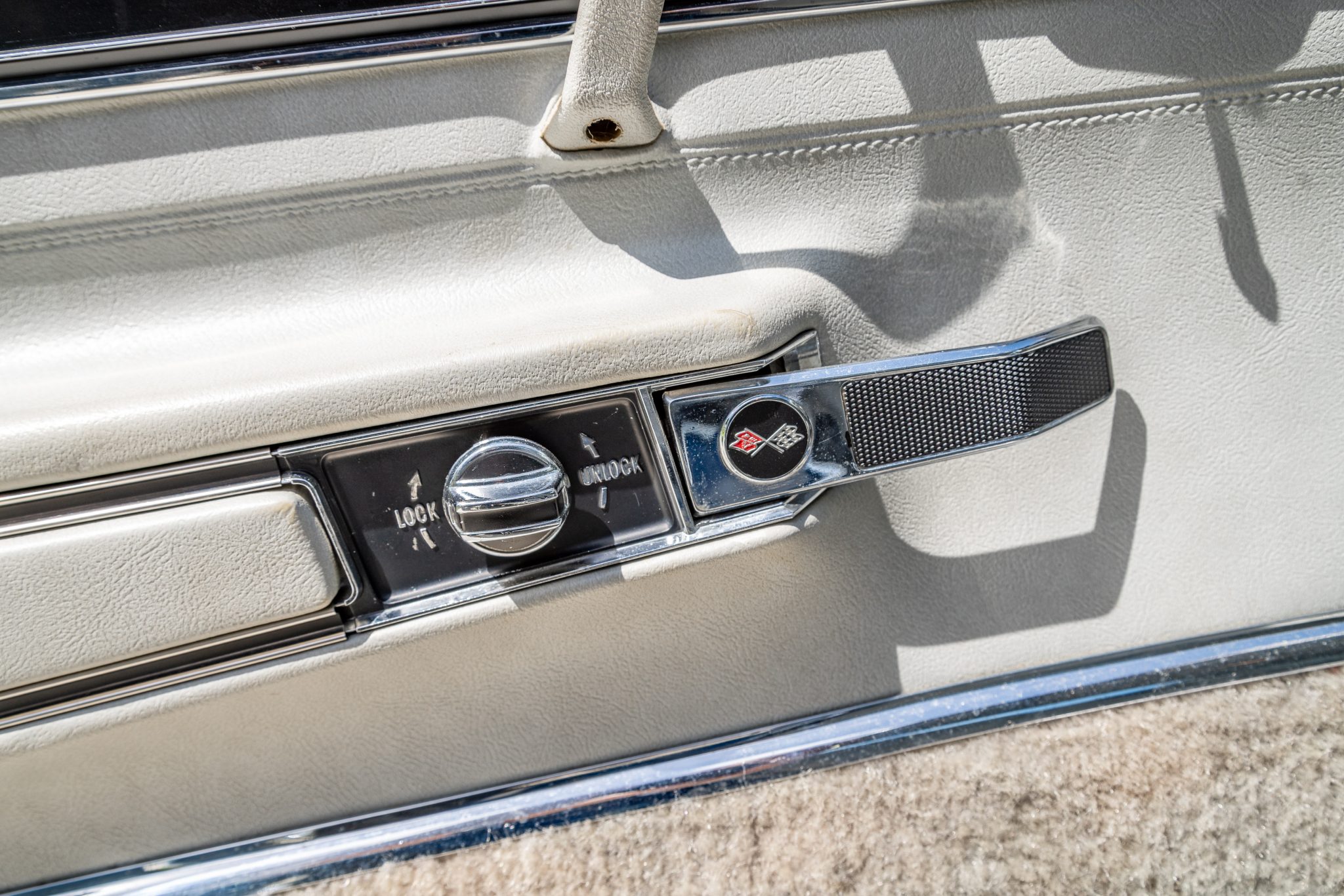 1977 Corvette in Corvette Dark Blue