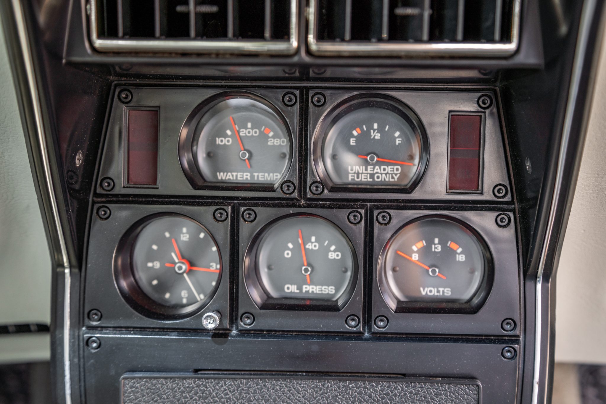 1977 Corvette in Corvette Dark Blue