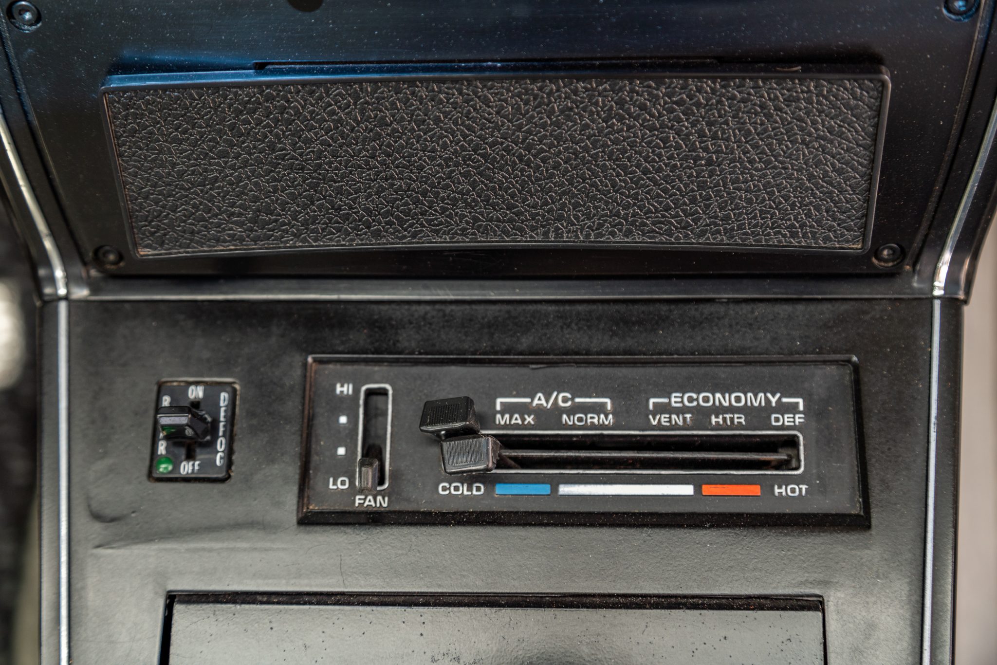 1977 Corvette in Corvette Dark Blue