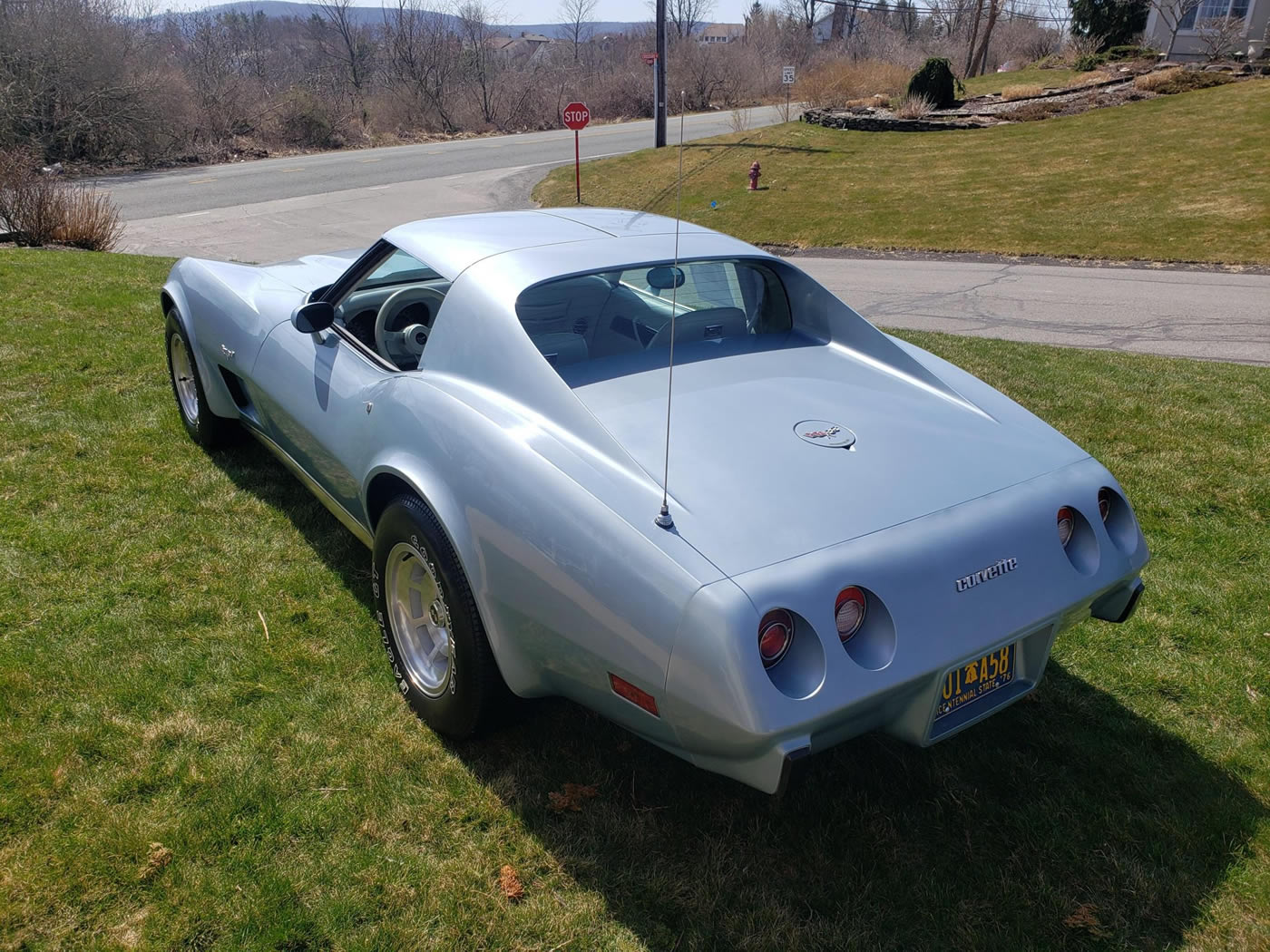 1977 Corvette in Corvette Silver Blue Metallic