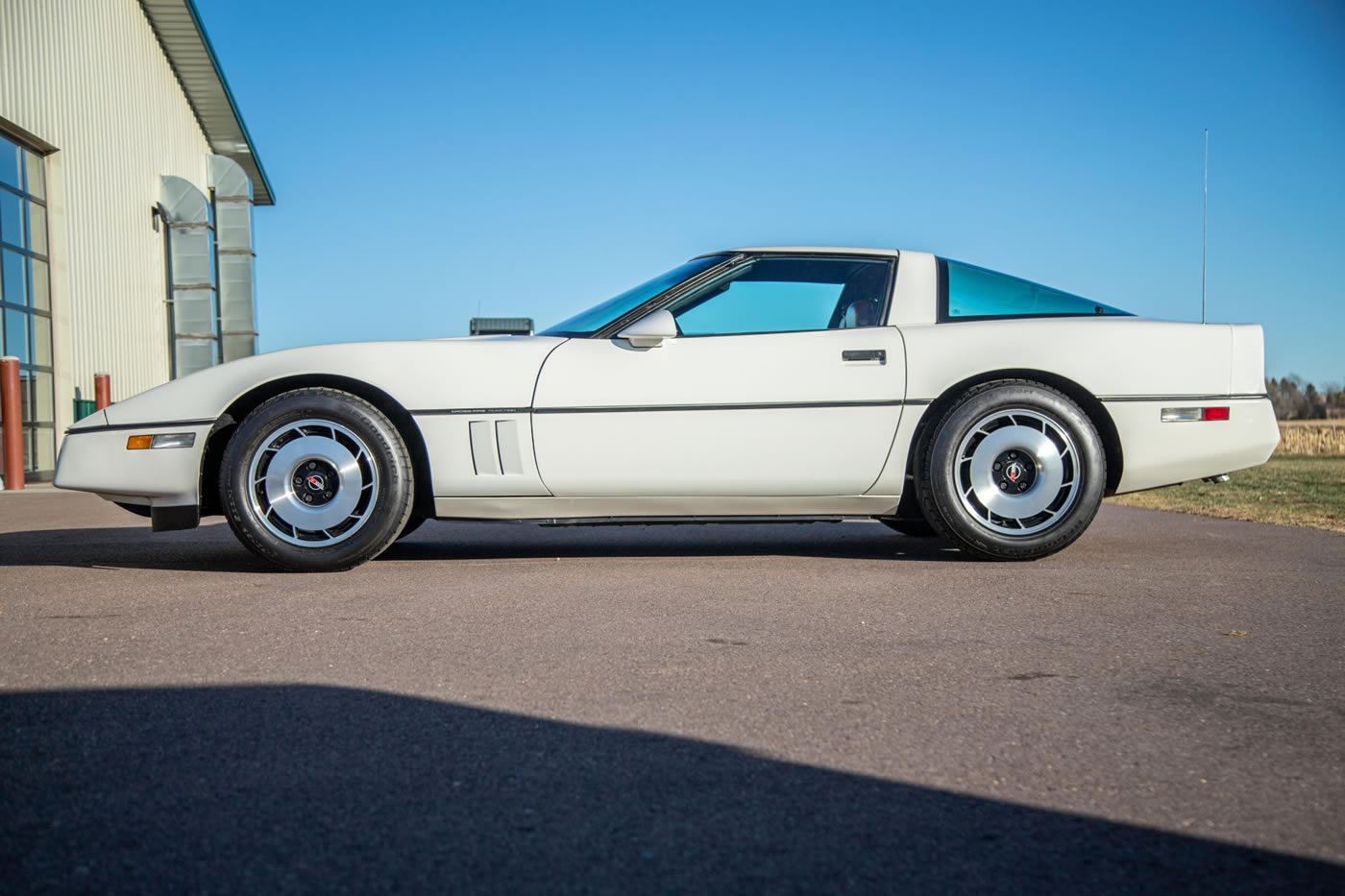 1984 Corvette in White with Carmine Leather