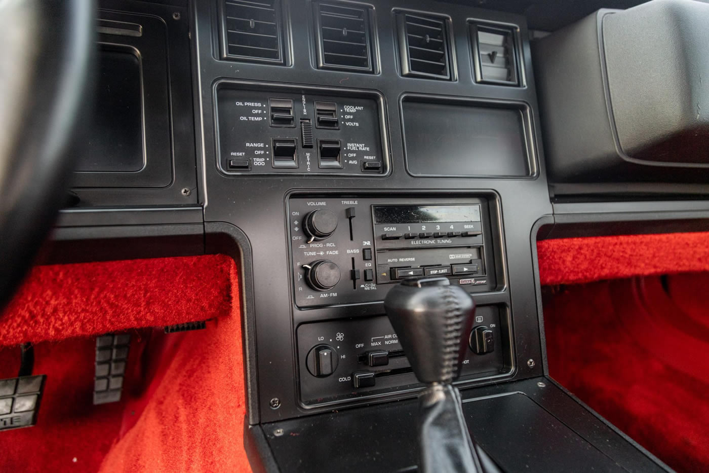 1984 Corvette in White with Carmine Leather