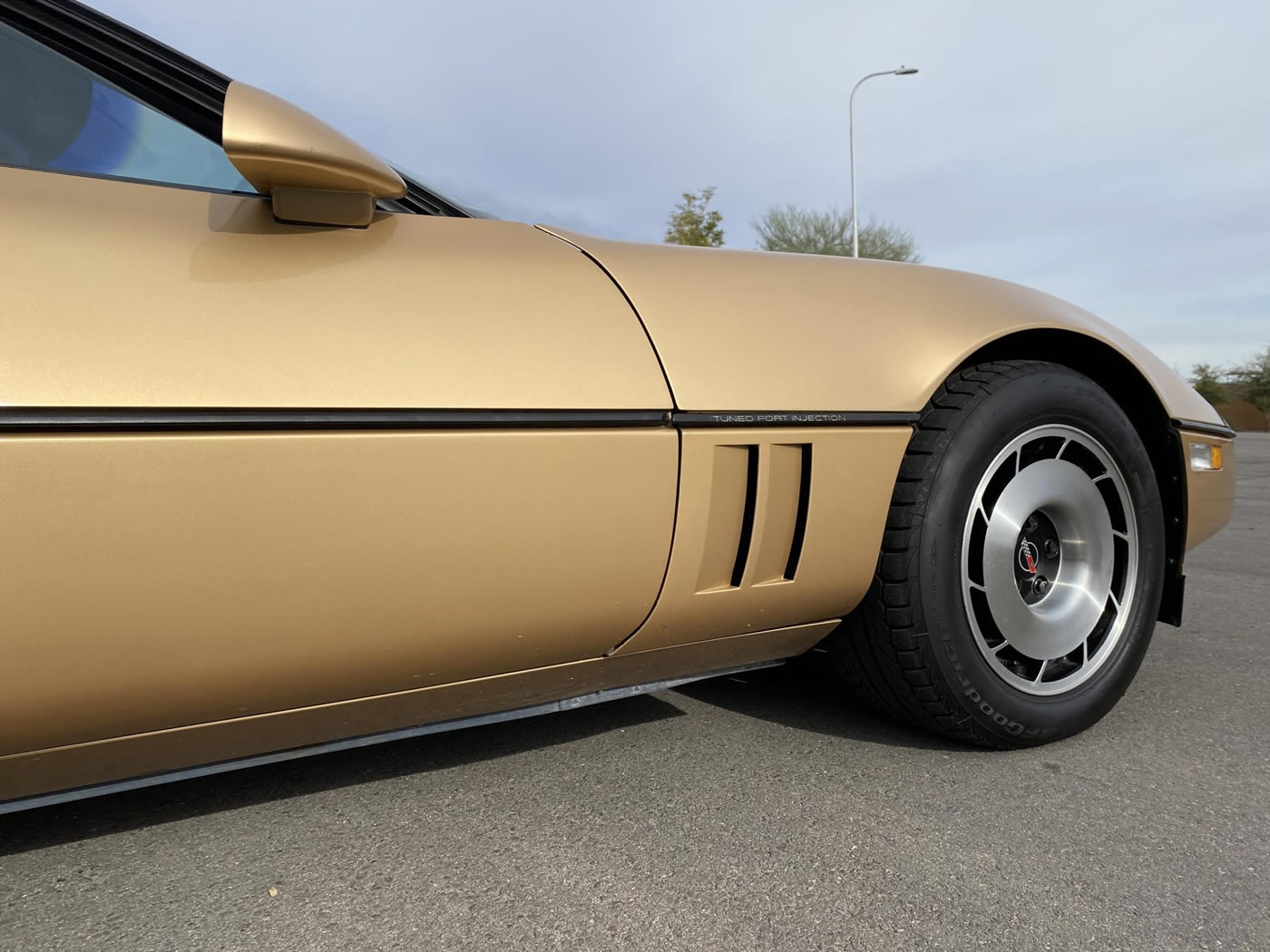 1985 Corvette in Gold Metallic