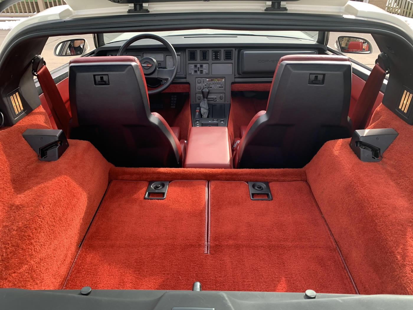 1985 Corvette in White with Carmine Leather Interior