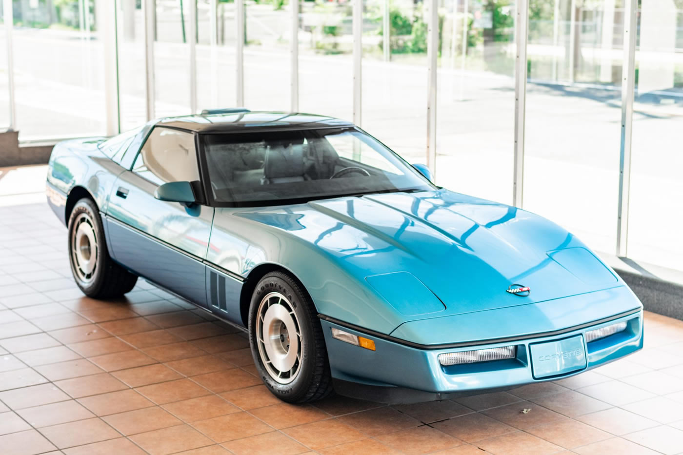 1987 Corvette Coupe in Medium Blue Metallic