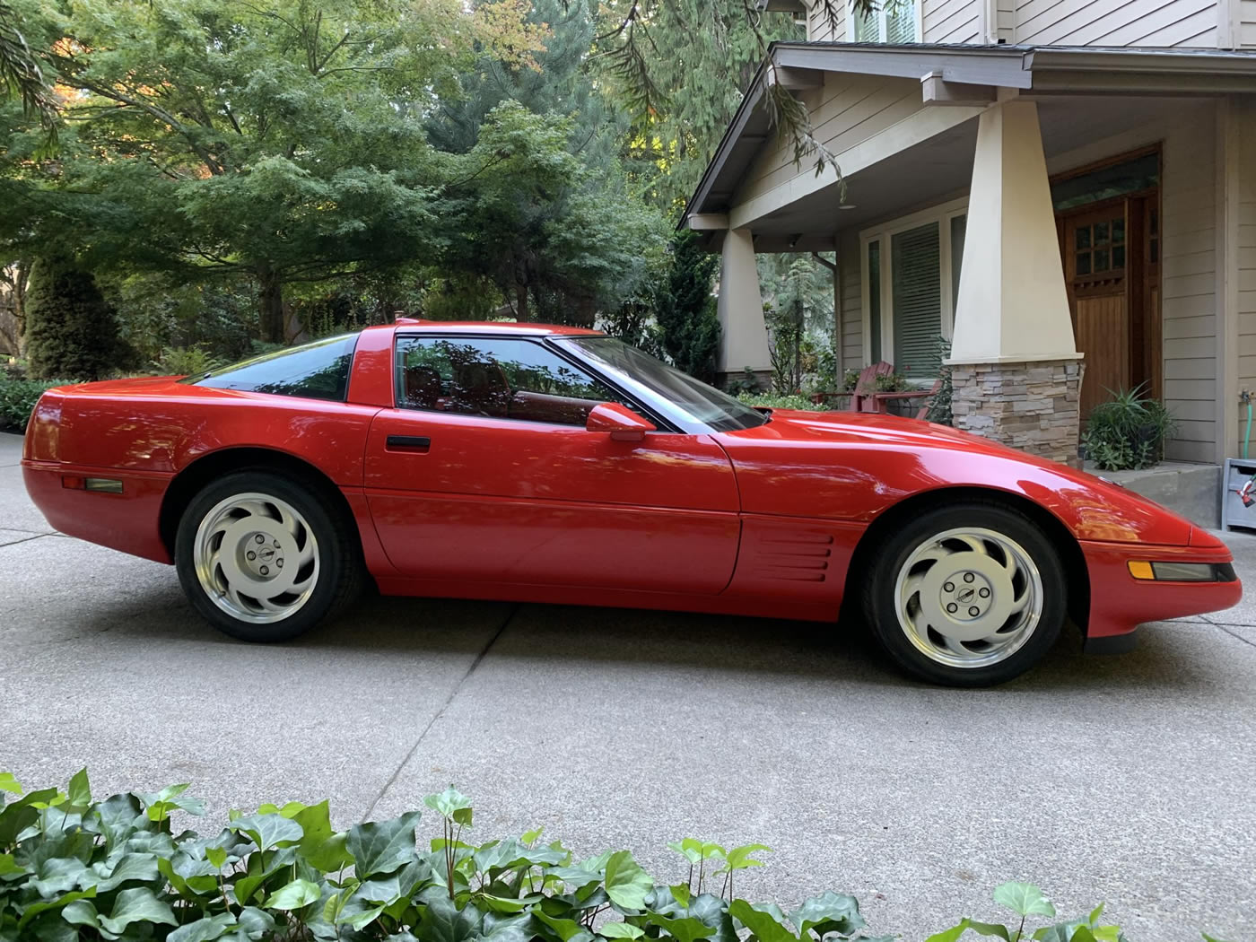 1991 Corvette ZR-1 in Bright Red