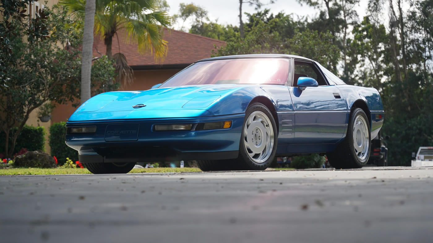 1991 Corvette ZR-1 in Quasar Blue Metallic