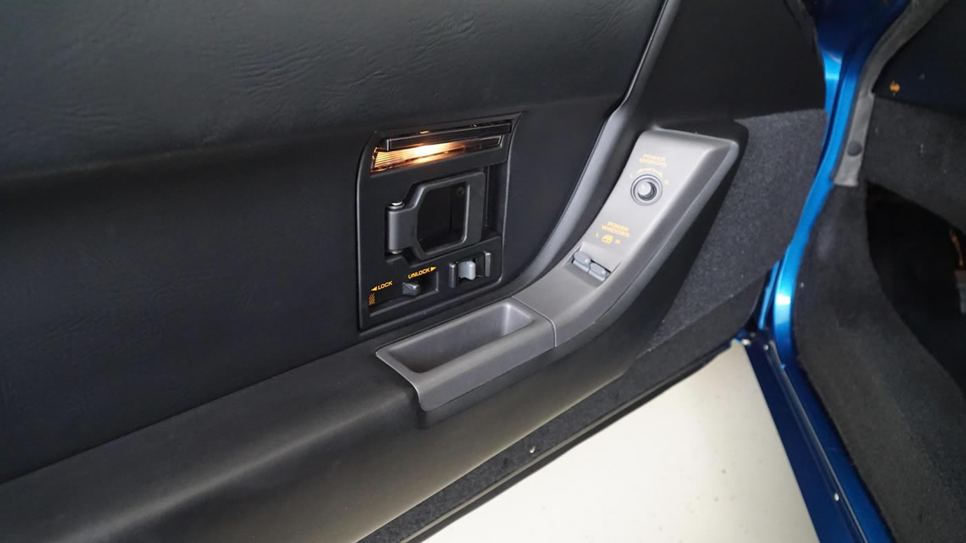 1991 Corvette ZR-1 in Quasar Blue Metallic