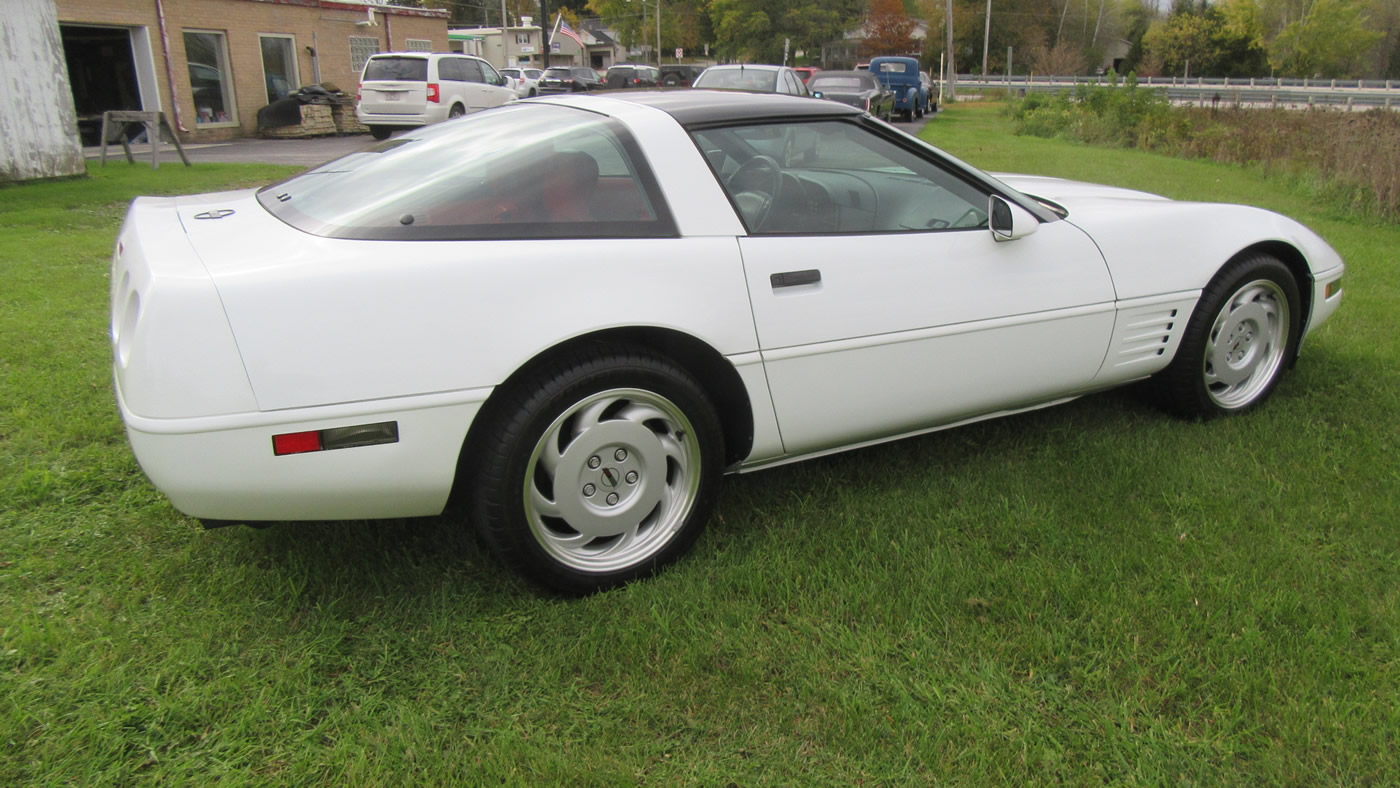 1992 Corvette Coupe in White