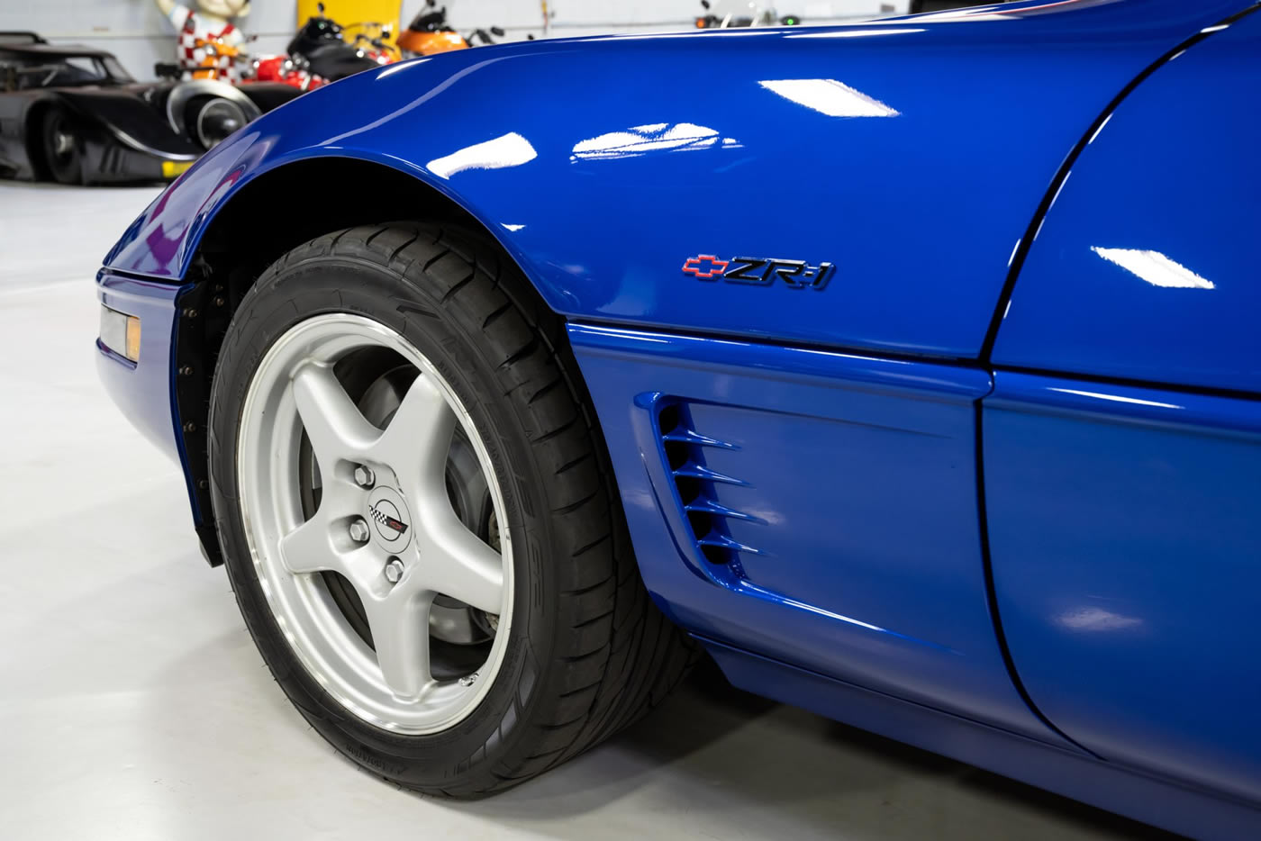 1995 Corvette ZR-1 in Admiral Blue Metallic