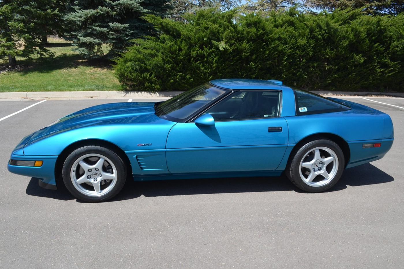 1995 Corvette ZR-1 in Bright Aqua Metallic