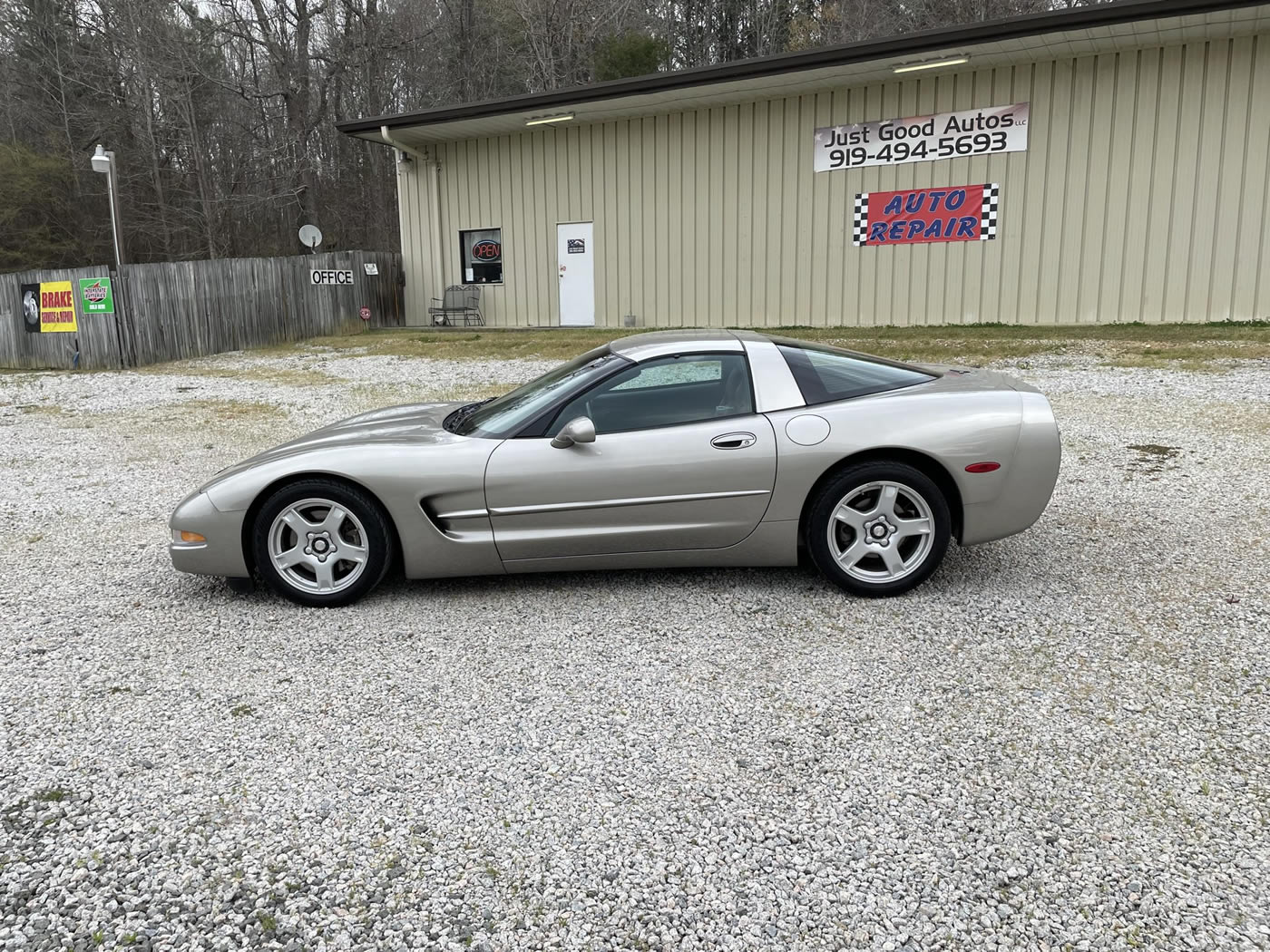 1999 Corvette Coupe in Light Pewter Metallic