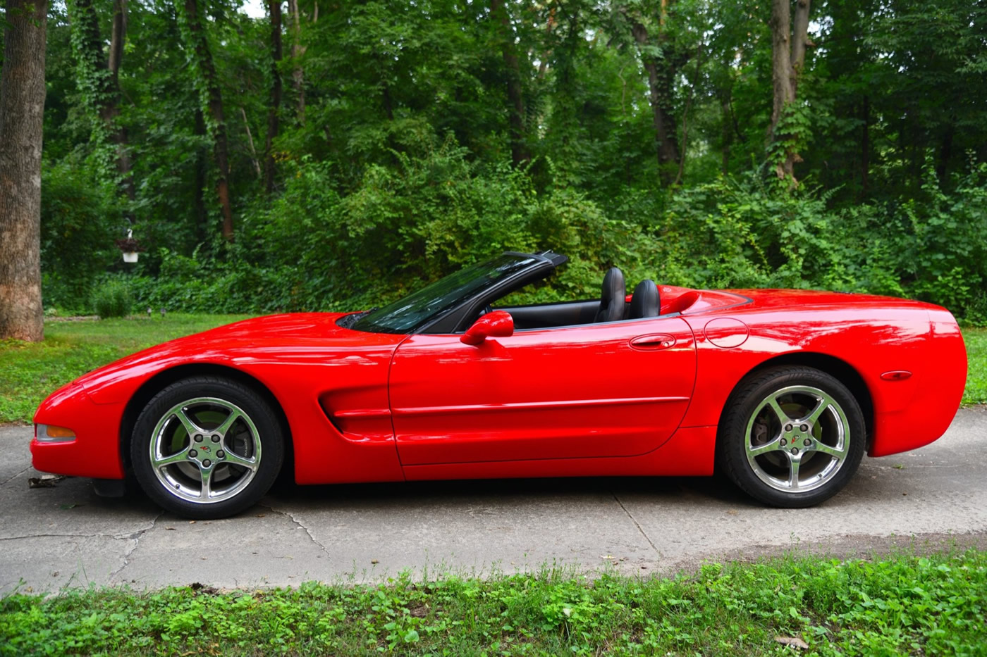 2000 Corvette Convertible in Torch Red