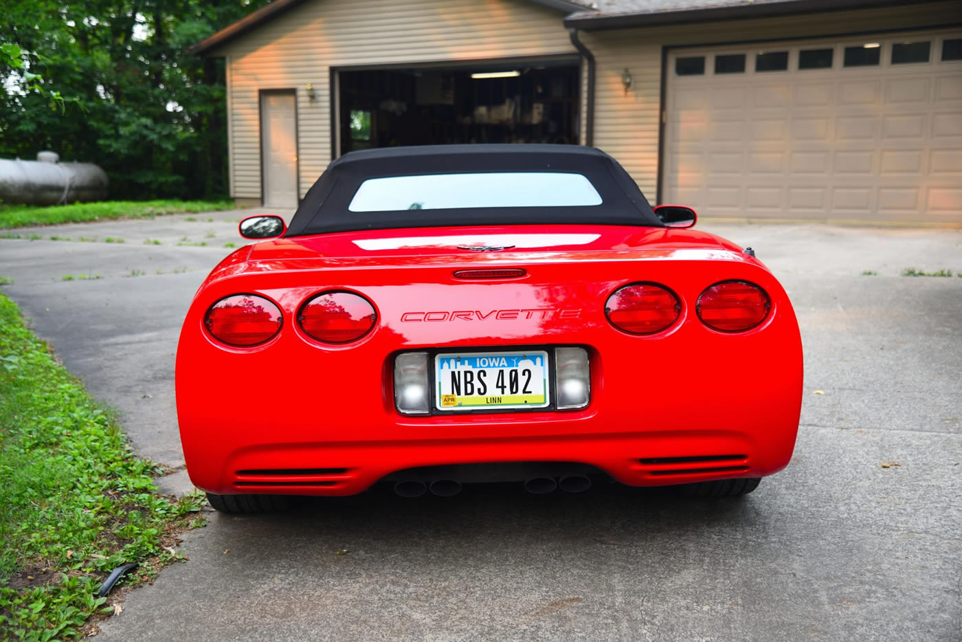 2000 Corvette Convertible in Torch Red