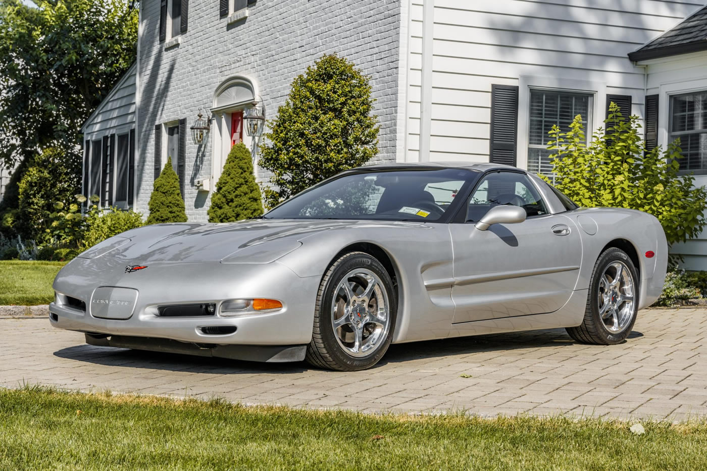 2001 Corvette Coupe in Quicksilver Metallic