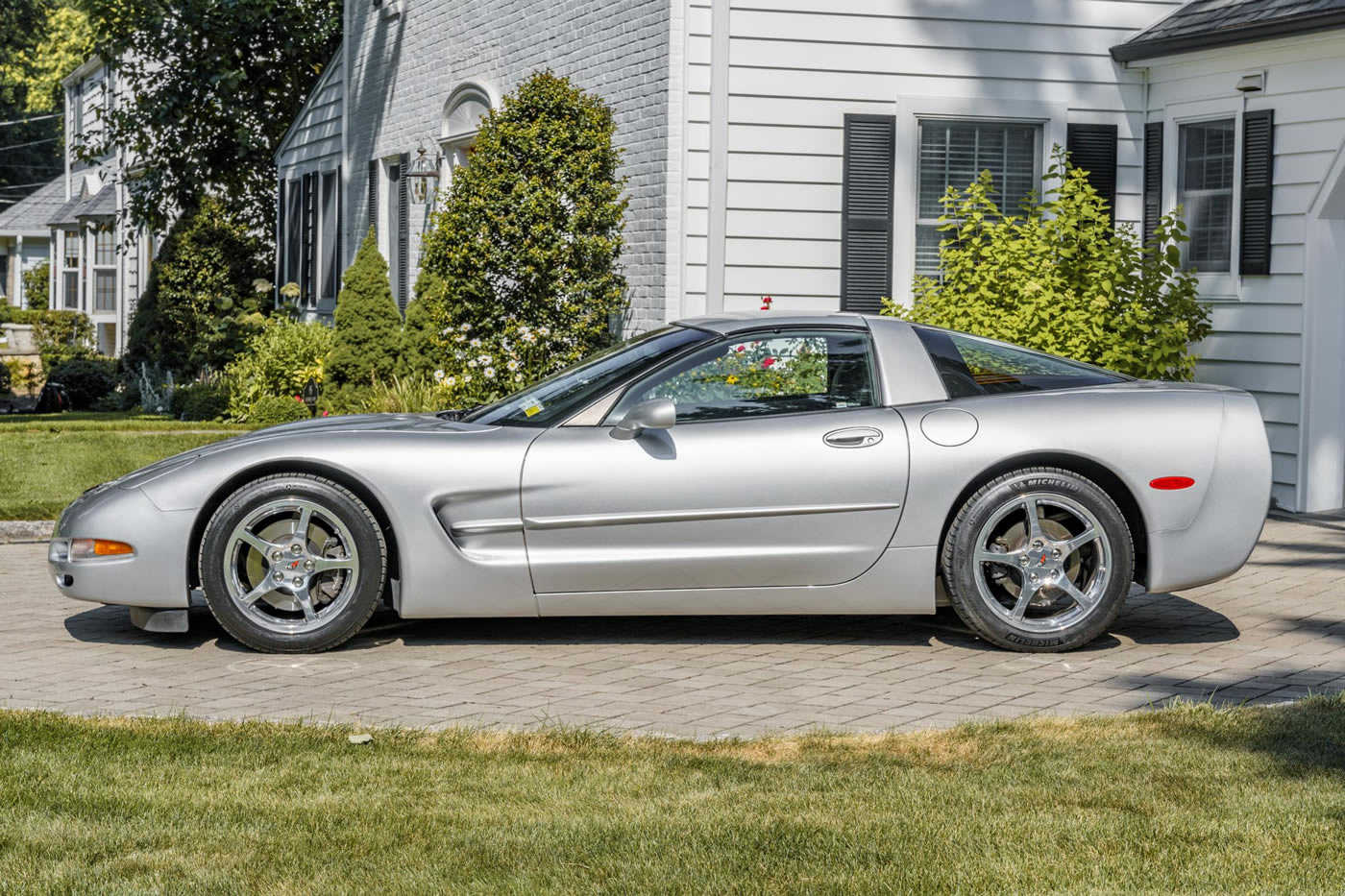 2001 Corvette Coupe in Quicksilver Metallic