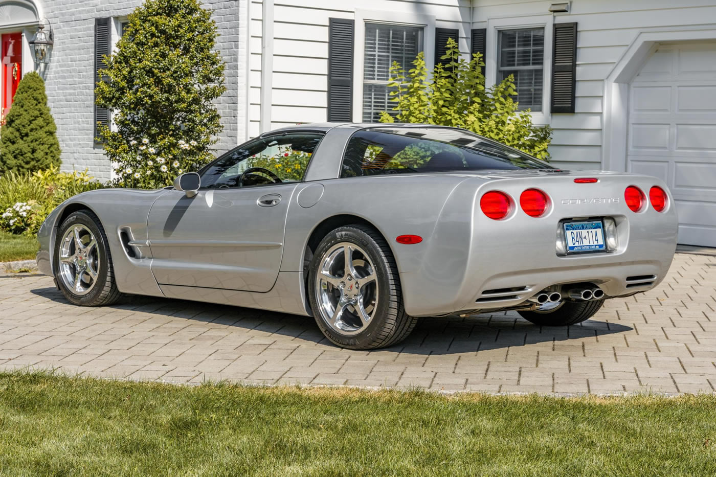 2001 Corvette Coupe in Quicksilver Metallic