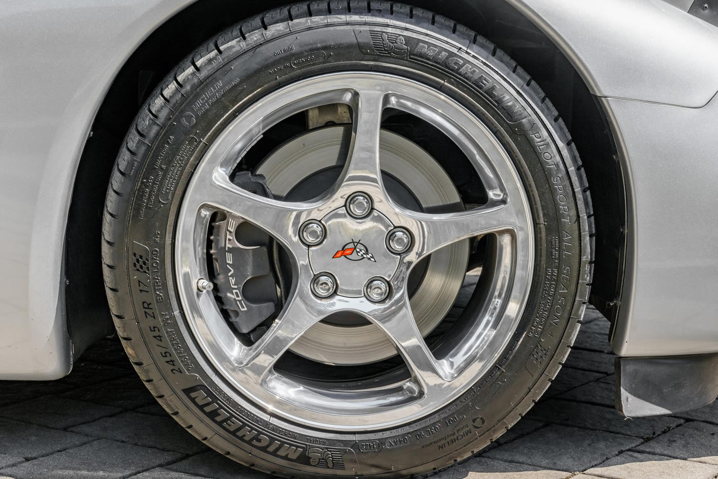 2001 Corvette Coupe in Quicksilver Metallic