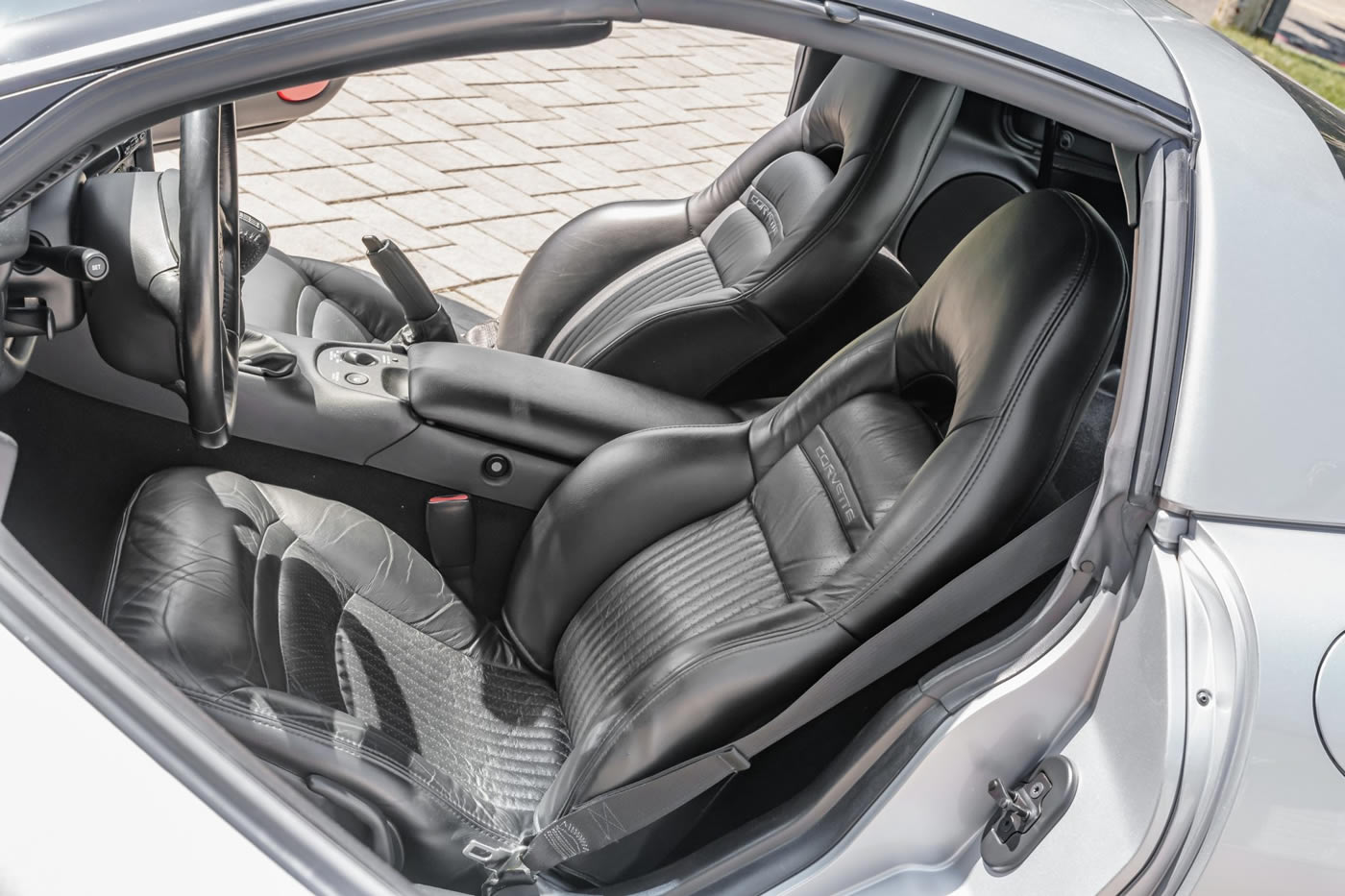 2001 Corvette Coupe in Quicksilver Metallic