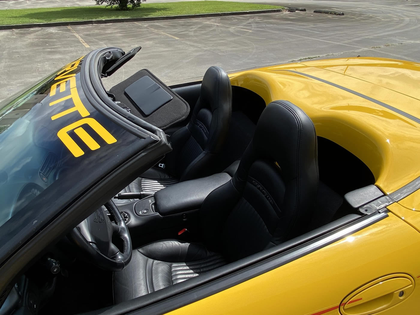 2003 Corvette Convertible Indy 500 Festval - Millenium Yellow