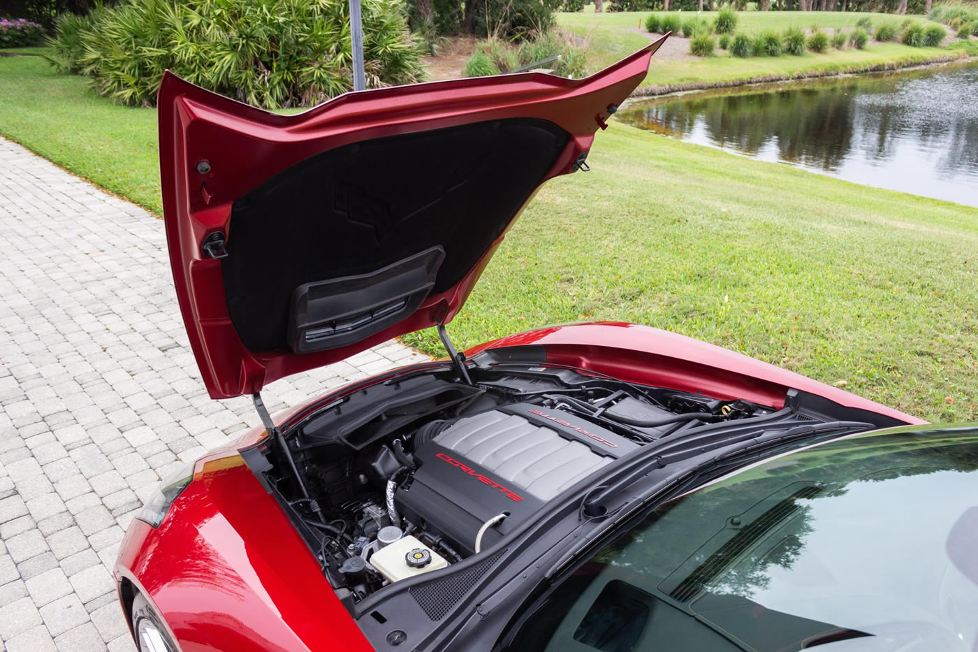 2015-corvette-stingray-coupe-crystal-red-metallic-tintcoat-27.jpg