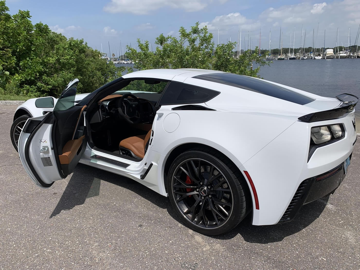 2015 Corvette Z06 3LZ Coupe in Arctic White