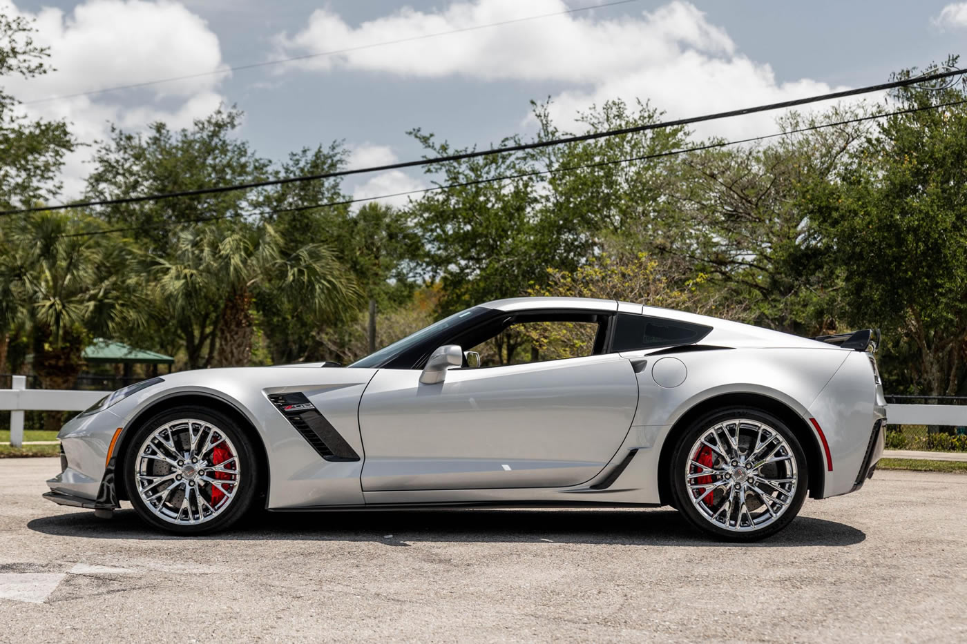 2015 Corvette Z06 Coupe 3LZ Z07 7-Speed in Blade Silver Metallic