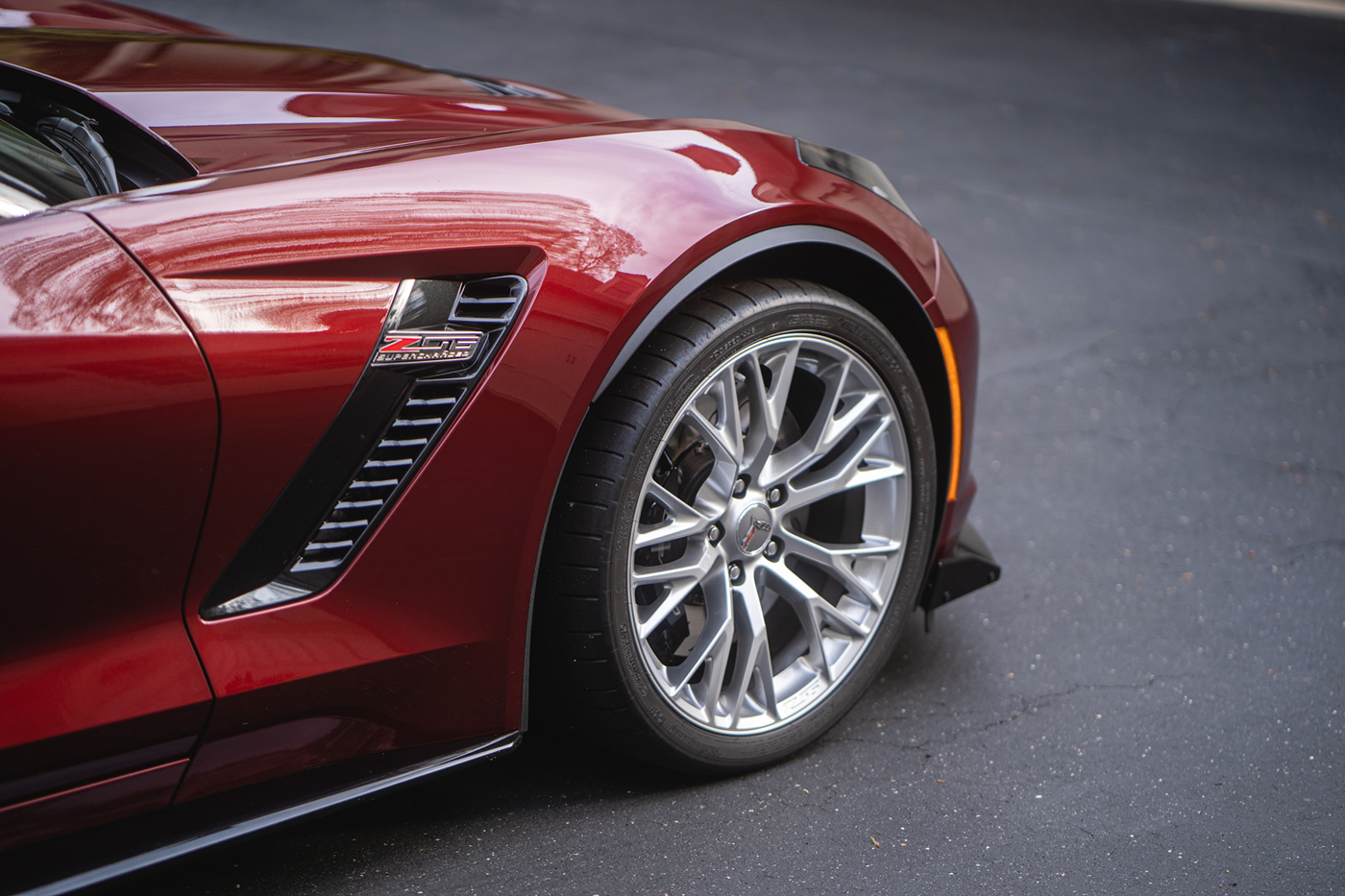 2017 Corvette Z06 Coupe 3LZ in Long Beach Red Metallic