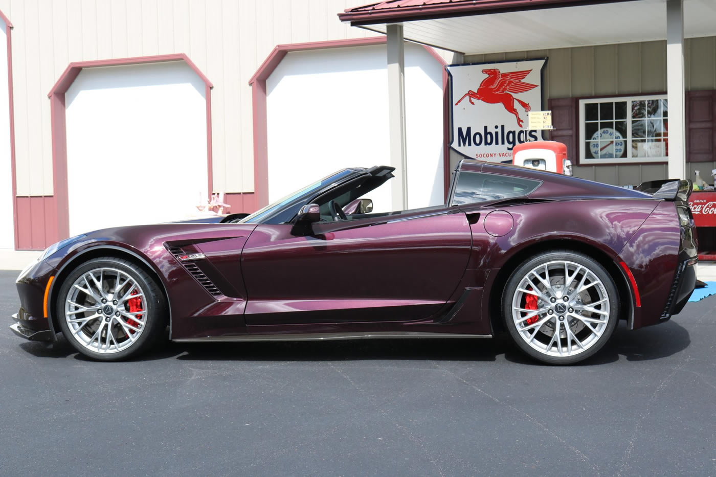 2017 Corvette Z06 Coupe in Black Rose Metallic