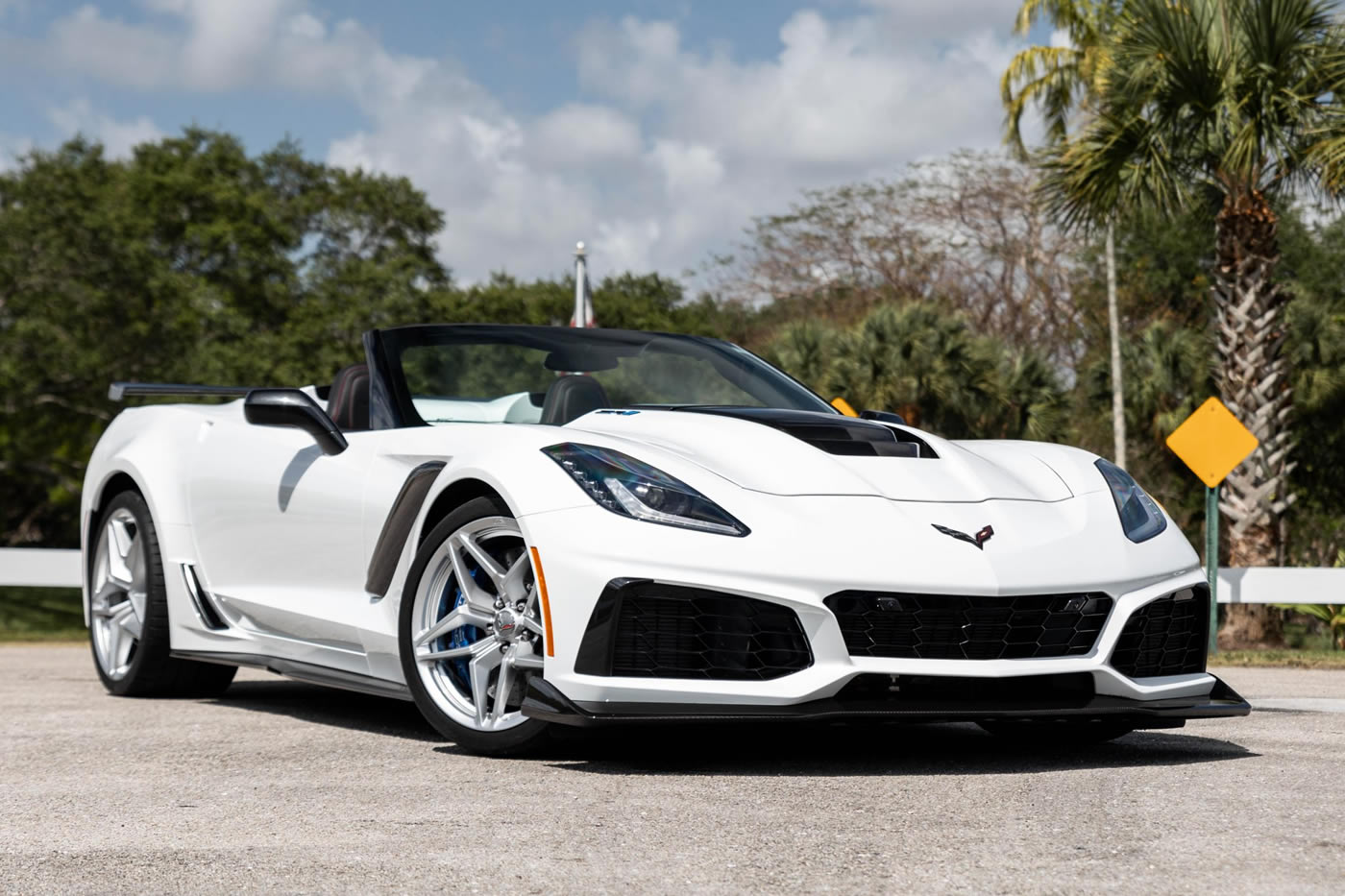 2019 Corvette ZR1 Convertible in Arctic White