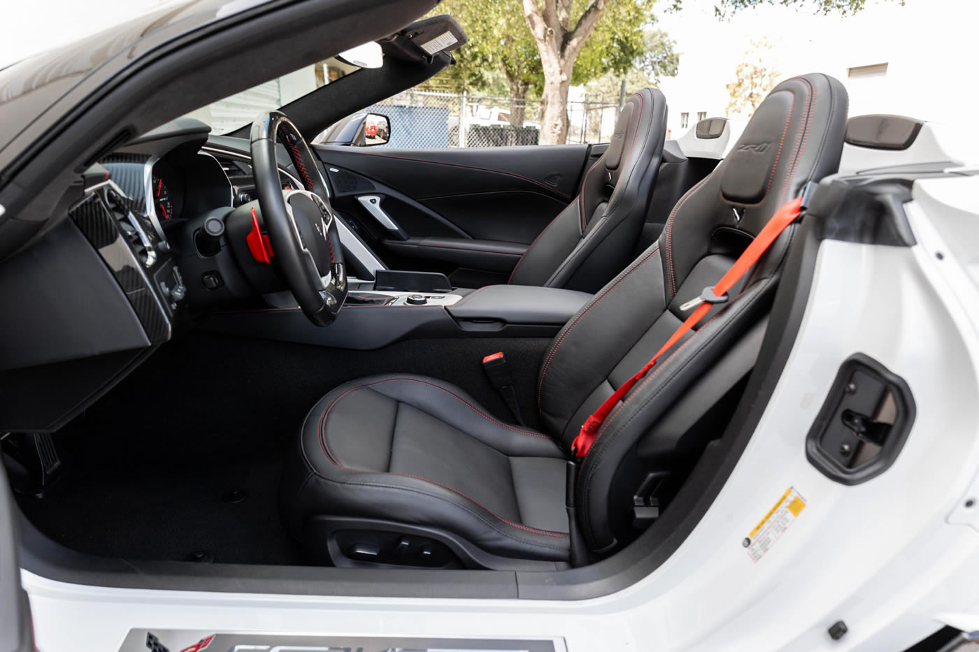 2019 Corvette ZR1 Convertible in Arctic White