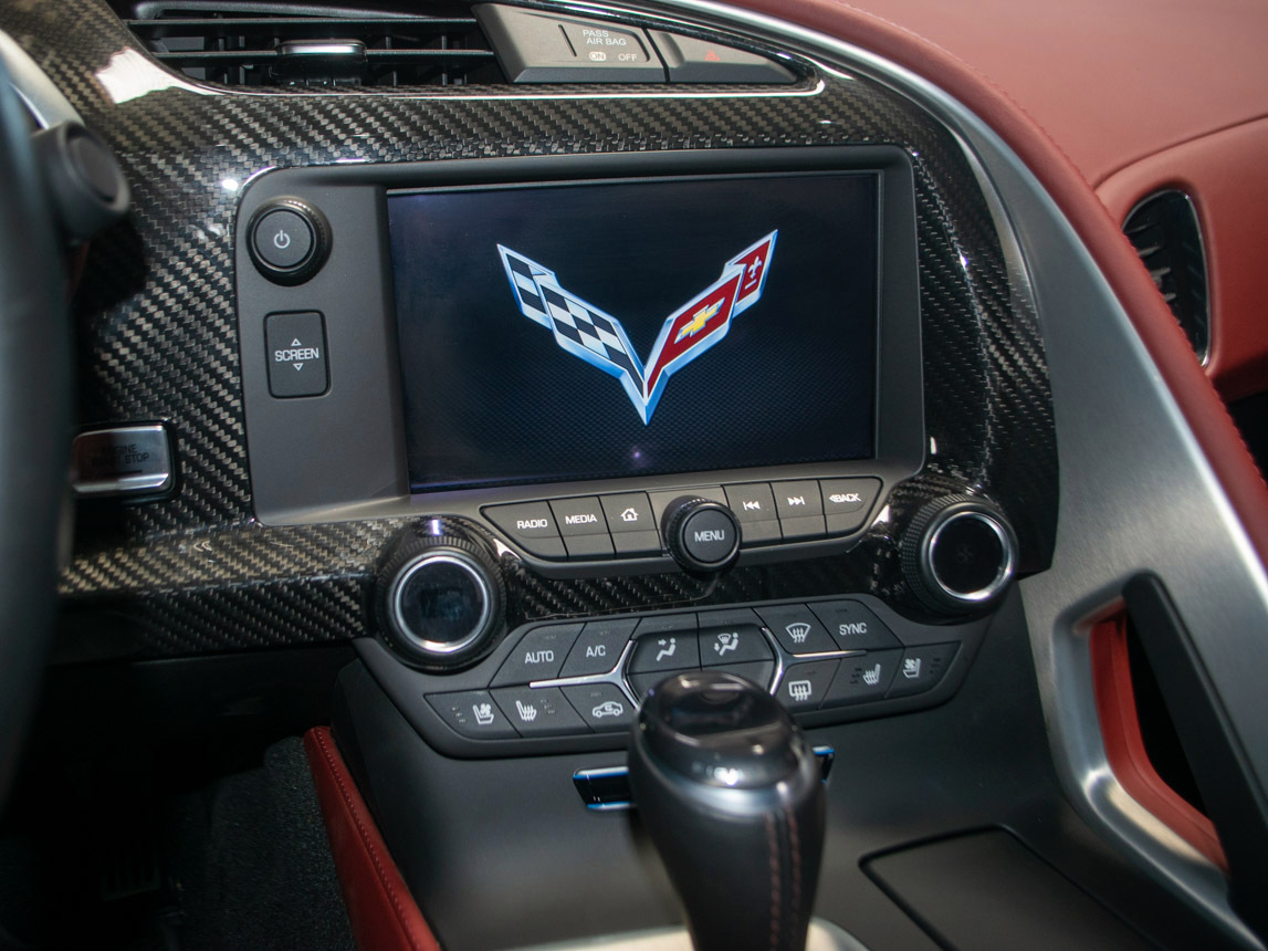 2019 Corvette ZR1 Coupe in Arctic White