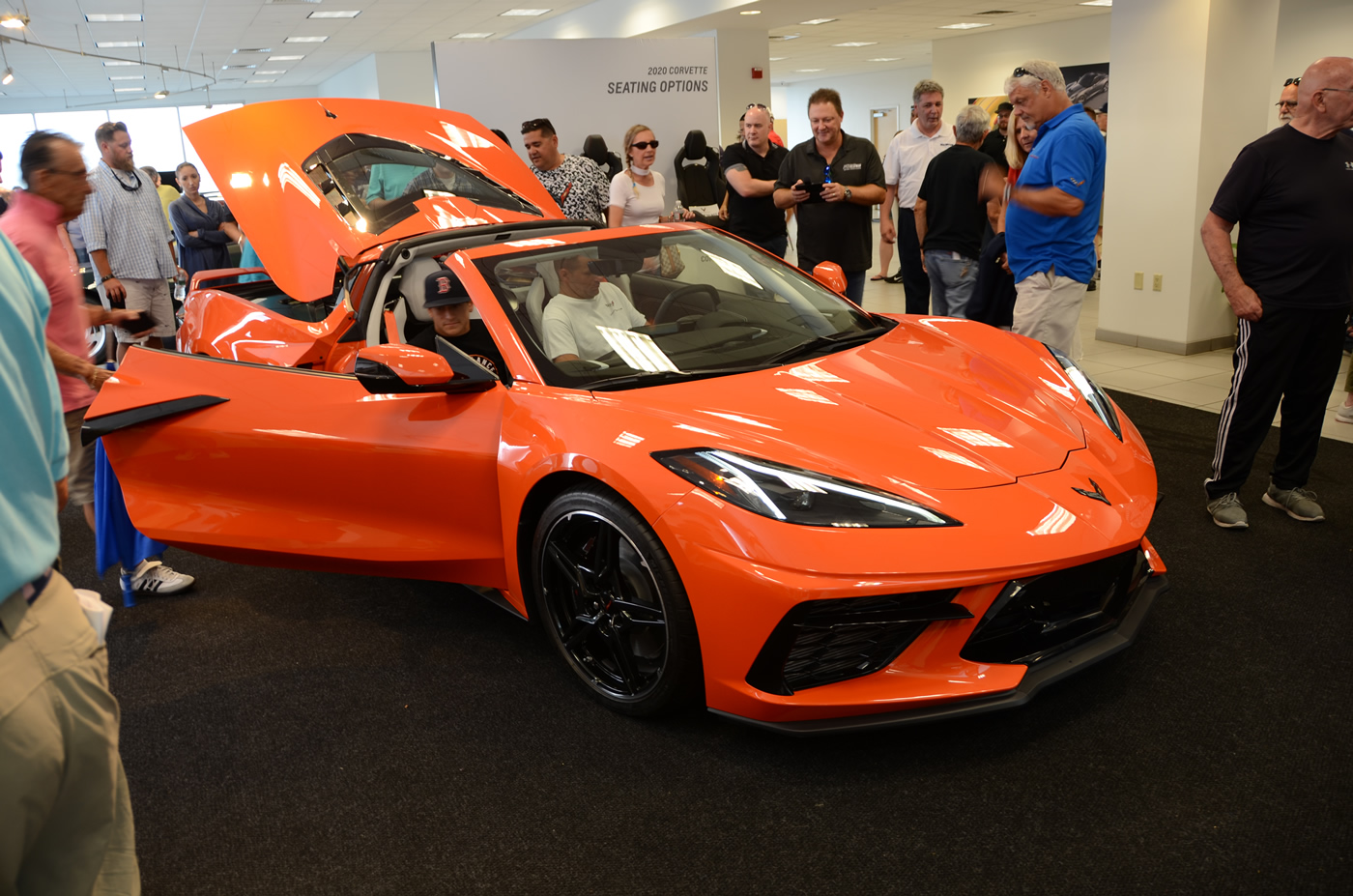 2020-c8-corvette-16.jpg