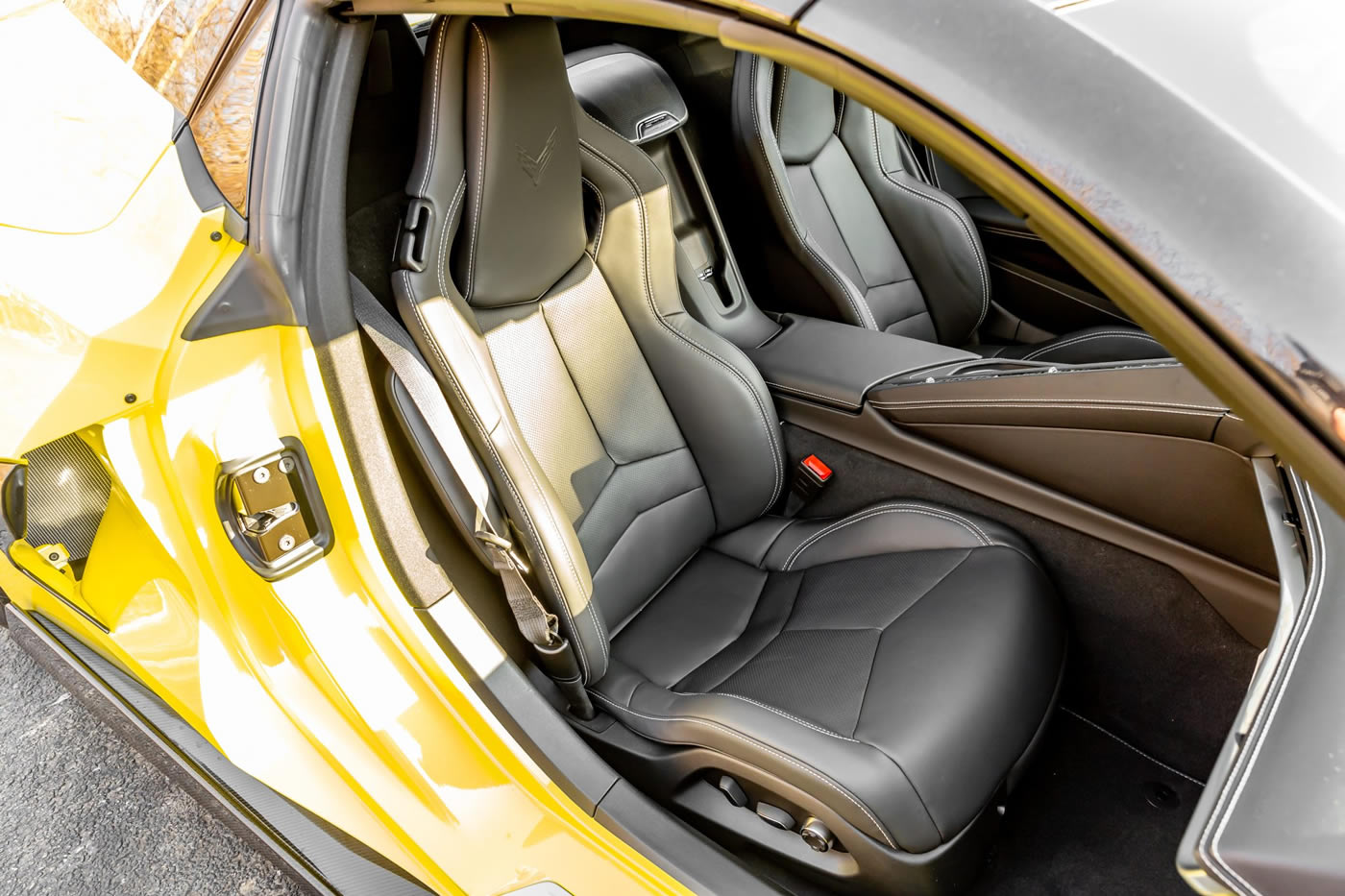 2021 Corvette Stingray Convertible 2LT Z51 in Accelerate Yellow