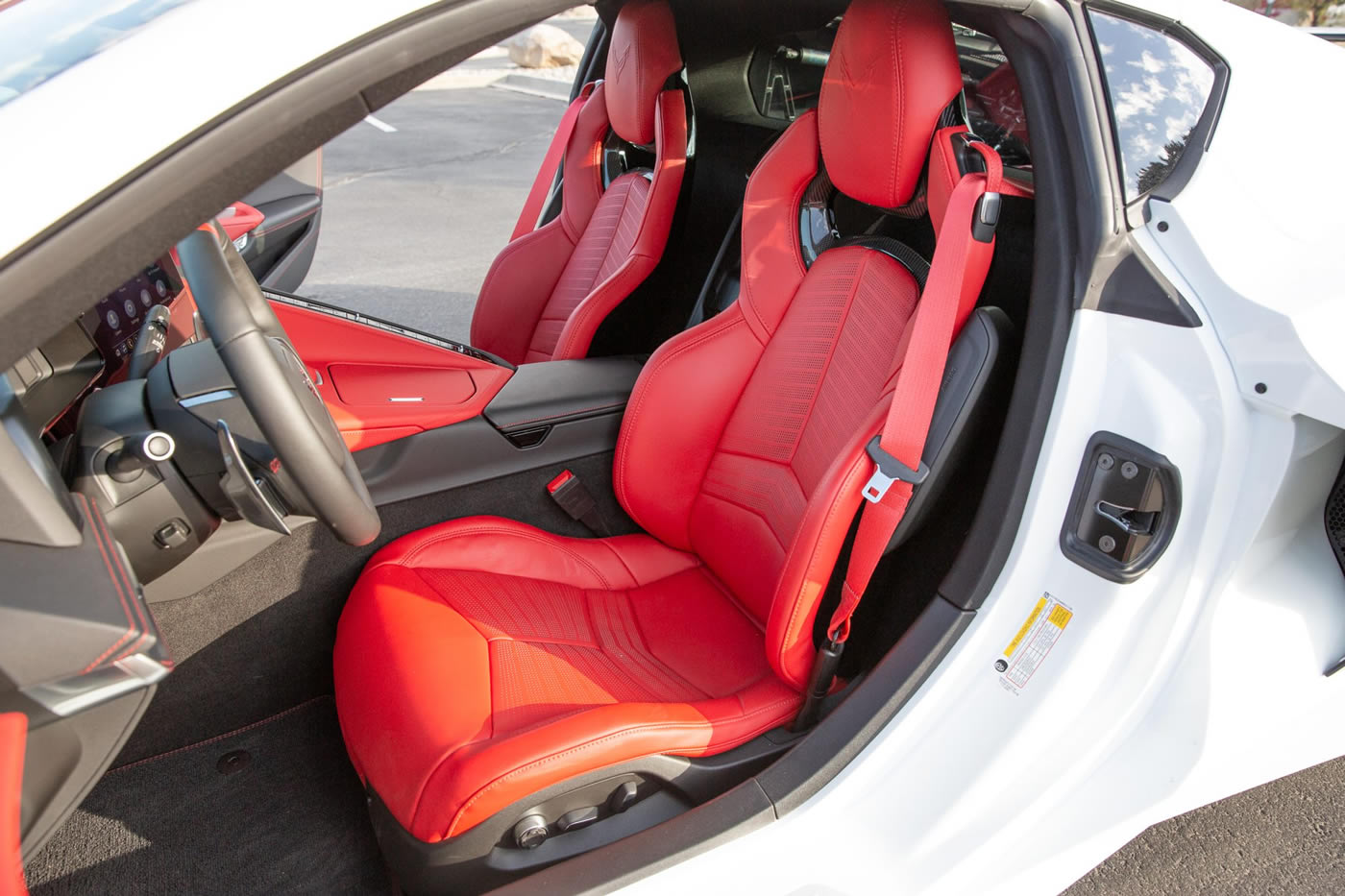 2022 Corvette Stingray Coupe 2LT Z51 in Arctic White