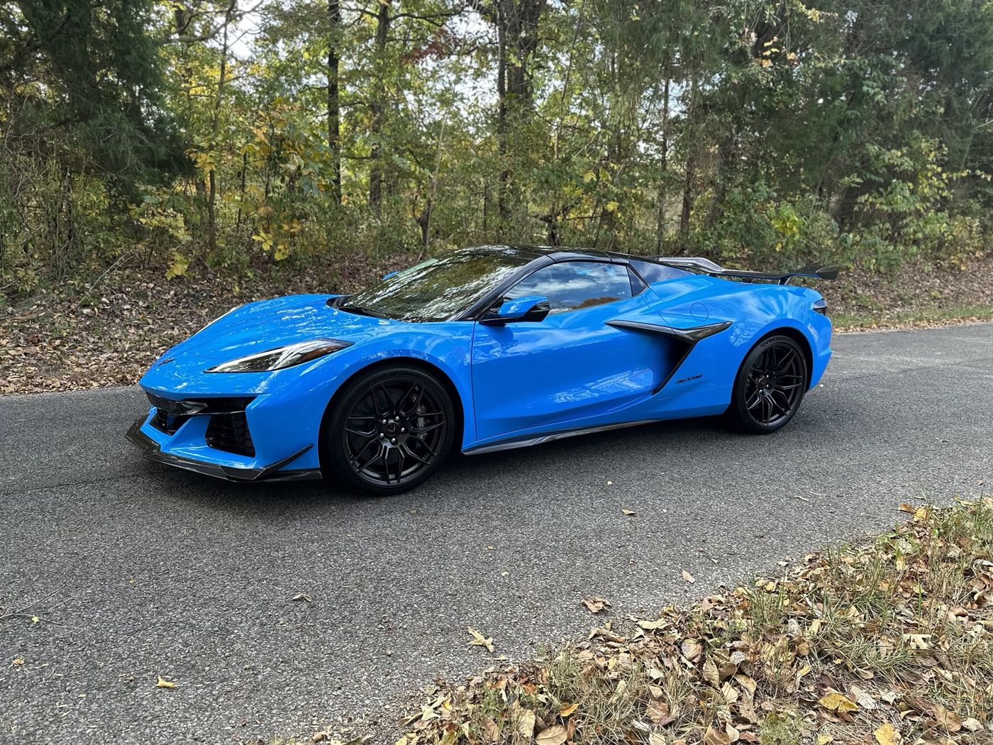 2023 Corvette Z06 Convertible 2LZ Z07 in Rapid Blue