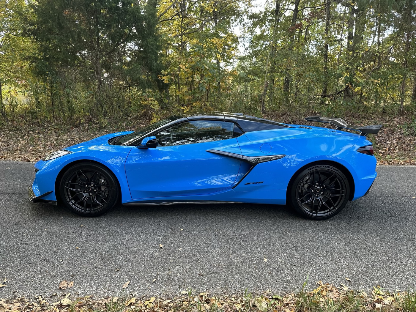 2023 Corvette Z06 Convertible 2LZ Z07 in Rapid Blue