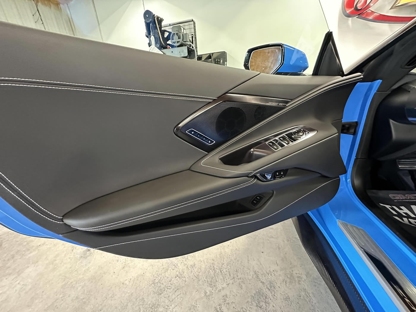 2023 Corvette Z06 Convertible 2LZ Z07 in Rapid Blue