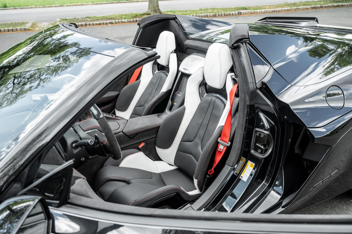 2023 Corvette Z06 Convertible 3LZ 70th Anniversary Edition in Carbon Flash Metallic