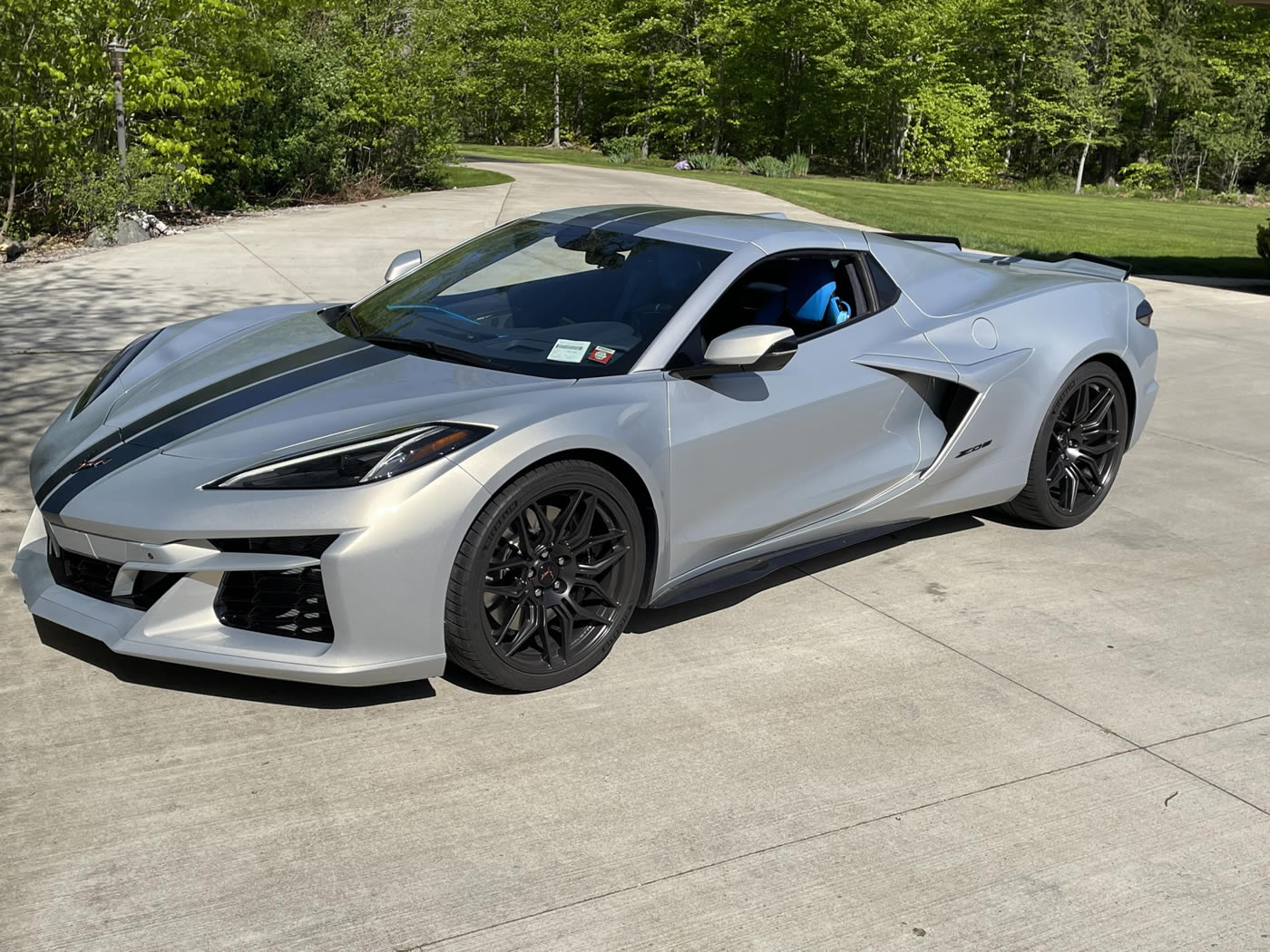 2023 Corvette Z06 Convertible 3LZ in Silver Flare Metallic